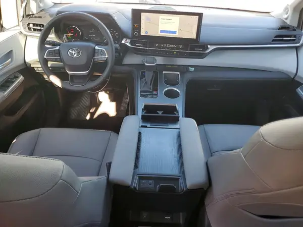 5TDJRKEC6SS248648 2025 TOYOTA SIENNA - Image 8