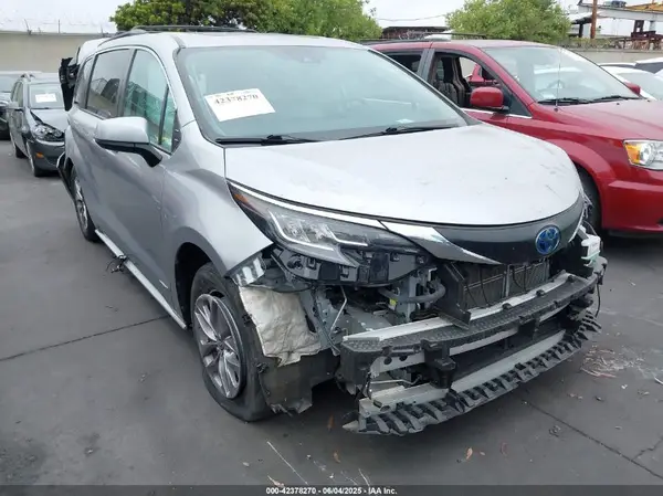 5TDJRKEC7MS033301 2021 TOYOTA SIENNA - Image 1