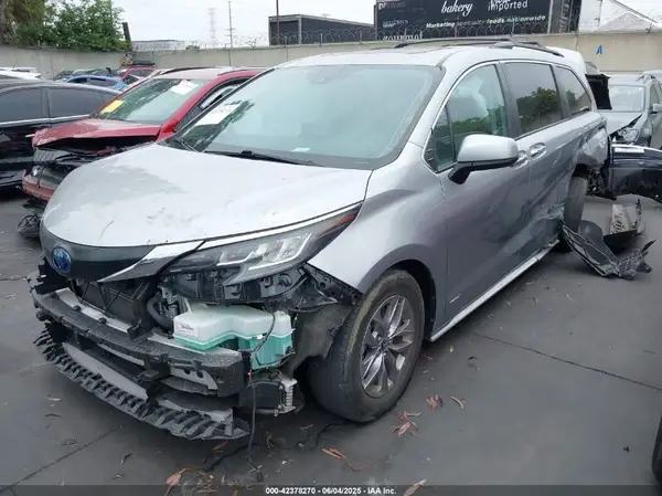 5TDJRKEC7MS033301 2021 TOYOTA SIENNA - Image 2