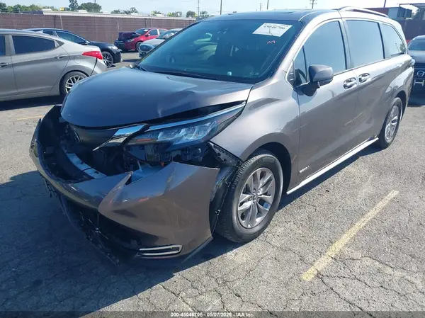 5TDJRKEC7MS033380 2021 TOYOTA SIENNA - Image 2