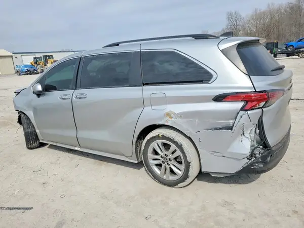 5TDJRKEC7NS083875 2022 TOYOTA SIENNA - Image 2
