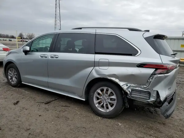 5TDJRKEC7NS088395 2022 TOYOTA SIENNA - Image 2