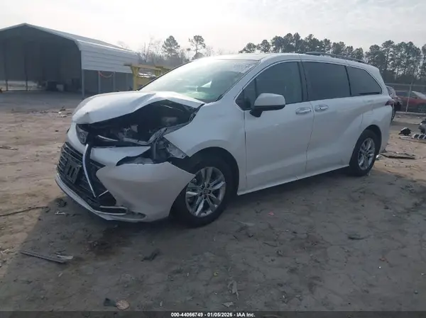 5TDJRKEC7NS136204 2022 TOYOTA SIENNA - Image 2