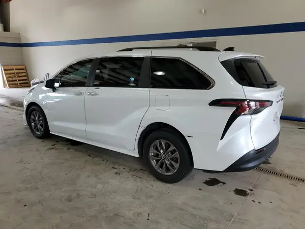 5TDJRKEC7PS151496 2023 TOYOTA SIENNA - Image 2