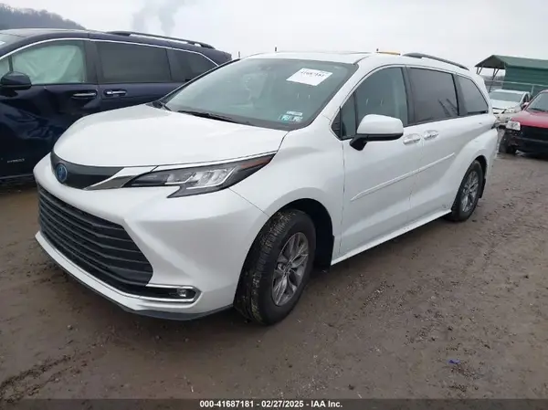 5TDJRKEC7PS157721 2023 TOYOTA SIENNA - Image 2