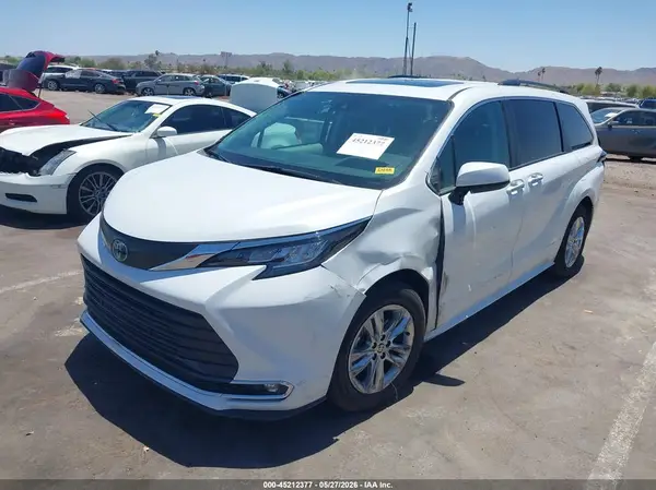 5TDJRKEC7PS158528 2023 TOYOTA SIENNA - Image 2