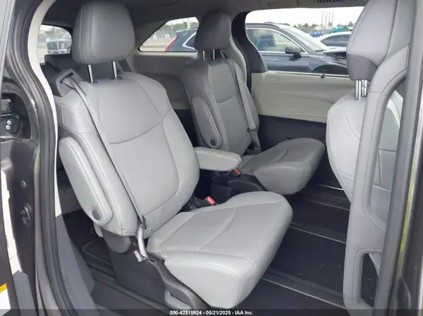 5TDJRKEC7RS219623 2024 TOYOTA SIENNA - Image 8