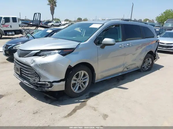 5TDJRKEC7RS224790 2024 TOYOTA SIENNA - Image 2