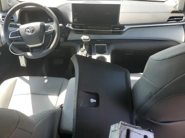 5TDJRKEC7SS244530 2025 TOYOTA SIENNA - Image 8