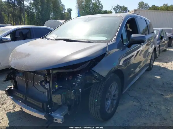 5TDJRKEC7SS246231 2025 TOYOTA SIENNA - Image 2