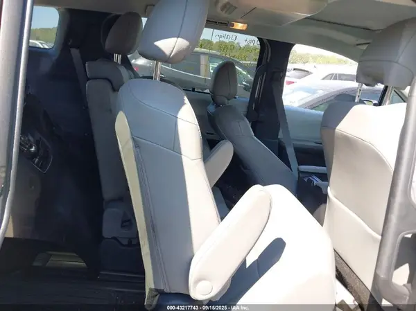 5TDJRKEC7SS246231 2025 TOYOTA SIENNA - Image 8