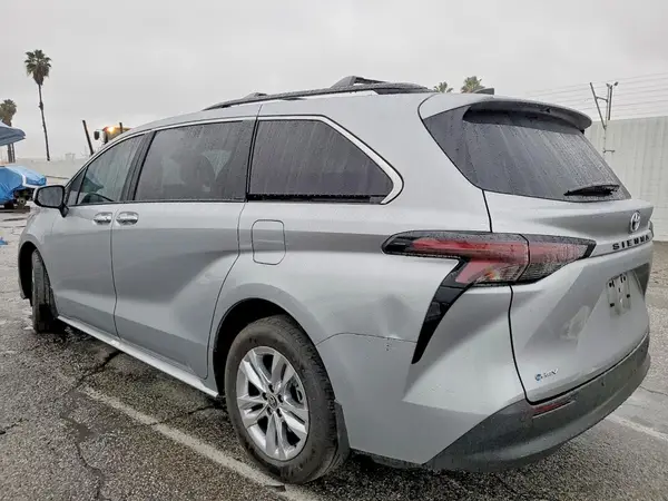 5TDJRKEC7SS252448 2025 TOYOTA SIENNA - Image 2