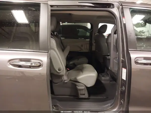 5TDJRKEC8MS003935 2021 TOYOTA SIENNA - Image 8