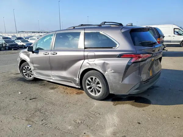 5TDJRKEC8MS009962 2021 TOYOTA SIENNA - Image 2