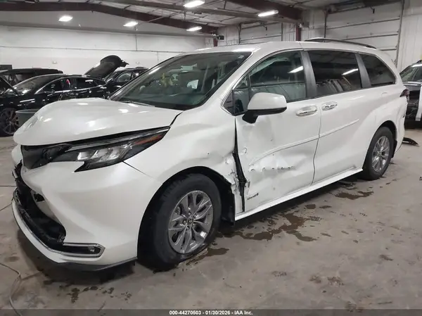 5TDJRKEC8MS051936 2021 TOYOTA SIENNA - Image 2