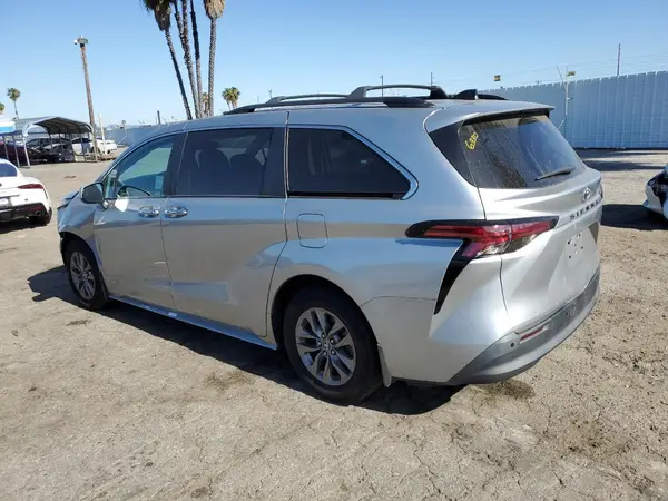 5TDJRKEC8MS058563 2021 TOYOTA SIENNA - Image 2
