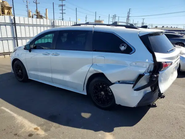 5TDJRKEC8NS084159 2022 TOYOTA SIENNA - Image 2