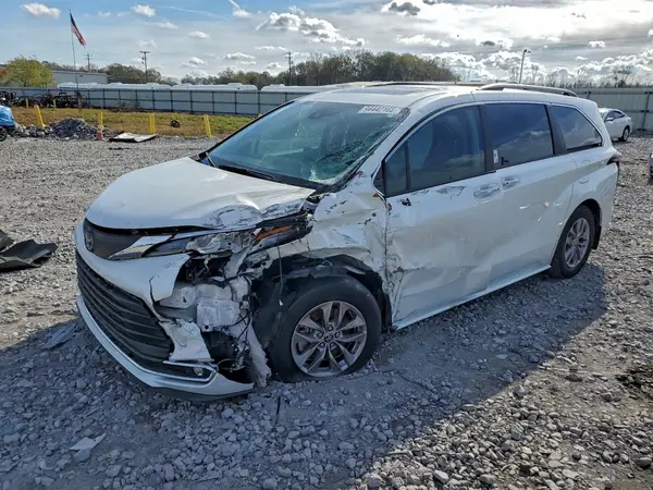 5TDJRKEC8NS104118 2022 TOYOTA SIENNA - Image 1