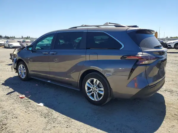 5TDJRKEC8RS186681 2024 TOYOTA SIENNA - Image 2