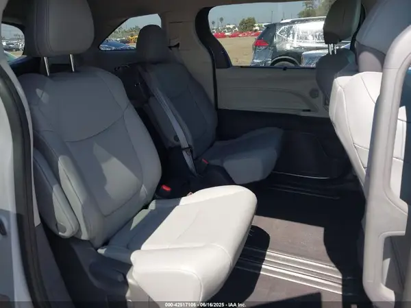 5TDJRKEC8RS220344 2024 TOYOTA SIENNA - Image 8