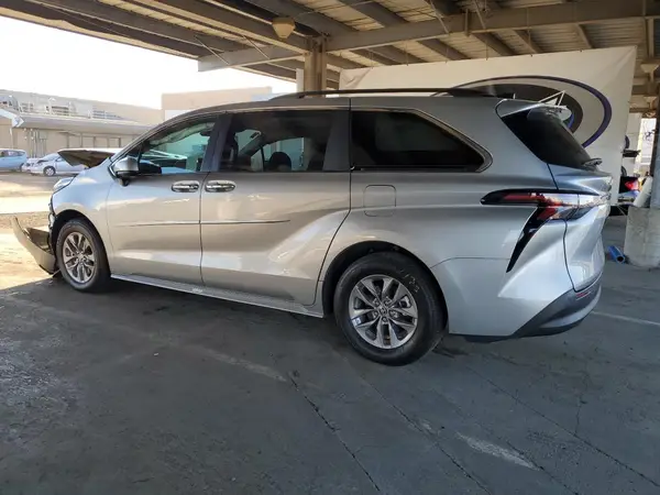 5TDJRKEC8RS222532 2024 TOYOTA SIENNA - Image 2