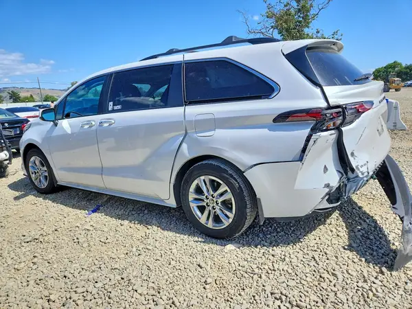 5TDJRKEC8SS230622 2025 TOYOTA SIENNA - Image 2