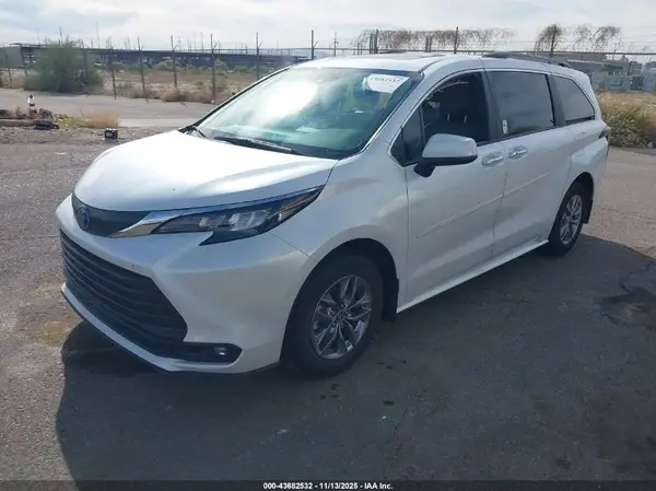 5TDJRKEC8SS241166 2025 TOYOTA SIENNA - Image 2