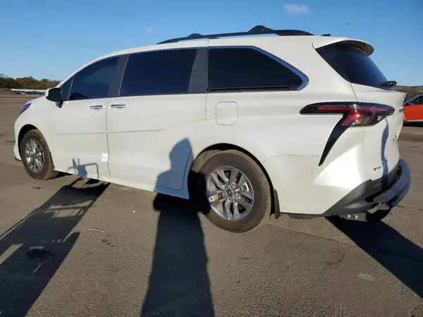 5TDJRKEC8SS244486 2025 TOYOTA SIENNA - Image 2
