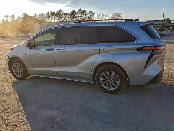 5TDJRKEC8SS257951 2025 TOYOTA SIENNA - Image 2