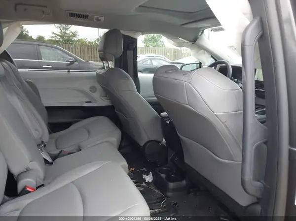 5TDJRKEC8SS262650 2025 TOYOTA SIENNA - Image 8