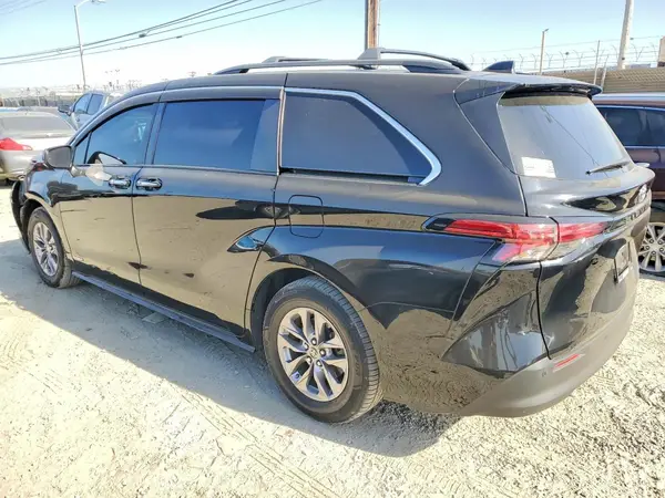 5TDJRKEC9MS065618 2021 TOYOTA SIENNA - Image 2