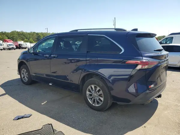 5TDJRKEC9MS069054 2021 TOYOTA SIENNA - Image 2