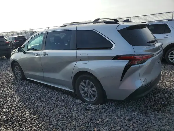 5TDJRKEC9NS087880 2022 TOYOTA SIENNA - Image 2
