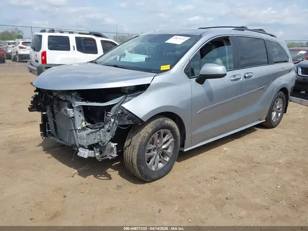 5TDJRKEC9NS089743 2022 TOYOTA SIENNA - Image 2