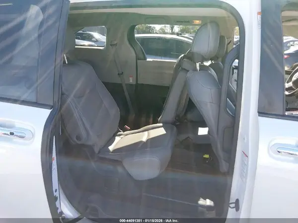 5TDJRKEC9NS092092 2022 TOYOTA SIENNA - Image 8