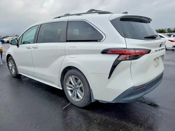 5TDJRKEC9NS102622 2022 TOYOTA SIENNA - Image 2