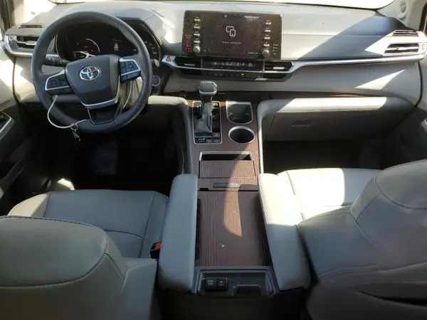 5TDJRKEC9NS109179 2022 TOYOTA SIENNA - Image 8