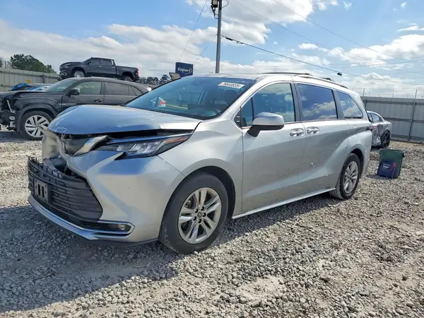5TDJRKEC9NS135698 2022 TOYOTA SIENNA - Image 1