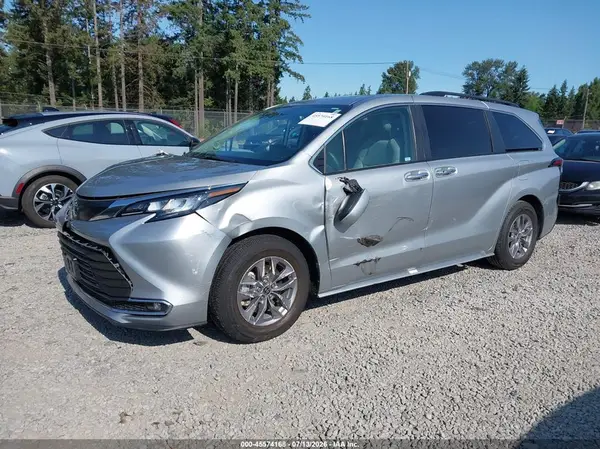 5TDJRKEC9NS135975 2022 TOYOTA SIENNA - Image 2