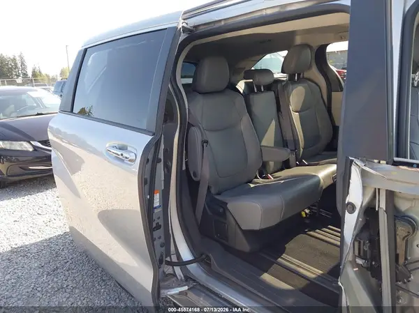 5TDJRKEC9NS135975 2022 TOYOTA SIENNA - Image 8