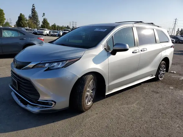 5TDJRKEC9NS136270 2022 TOYOTA SIENNA - Image 1