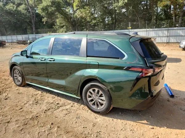5TDJRKEC9PS174603 2023 TOYOTA SIENNA - Image 2
