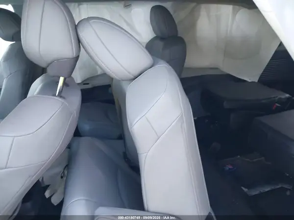 5TDJRKEC9RS181117 2024 TOYOTA SIENNA - Image 8