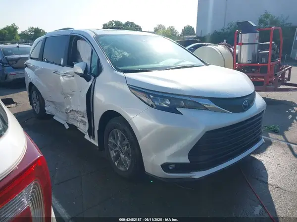 5TDJRKEC9SS246876 2025 TOYOTA SIENNA - Image 1