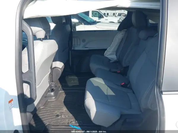 5TDJRKEC9SS246876 2025 TOYOTA SIENNA - Image 8