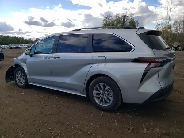 5TDJRKEC9SS276427 2025 TOYOTA SIENNA - Image 2