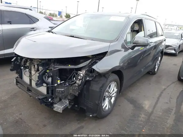 5TDJRKEC9SS284205 2025 TOYOTA SIENNA - Image 2
