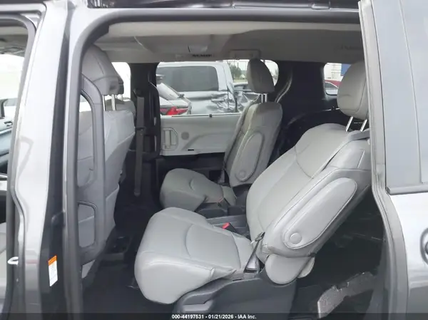 5TDJRKEC9SS284205 2025 TOYOTA SIENNA - Image 8