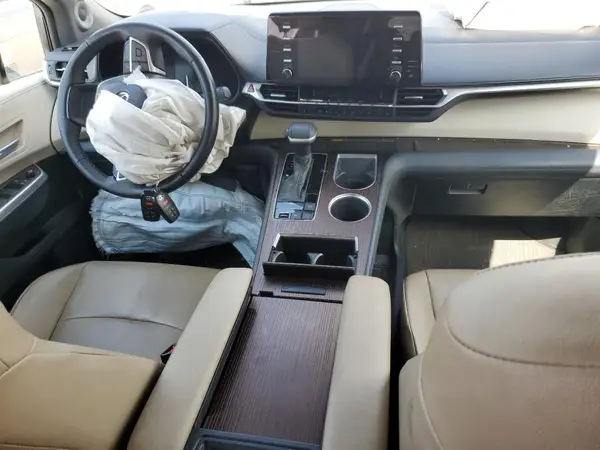 5TDJRKECXMS062260 2021 TOYOTA SIENNA - Image 8
