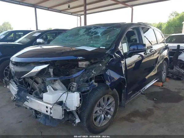 5TDJRKECXMS065367 2021 TOYOTA SIENNA - Image 2